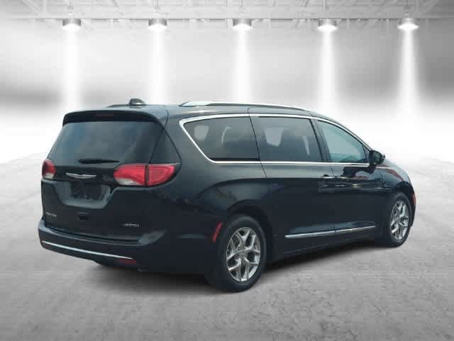 Certified 2018 Chrysler Pacifica Limited FWD image 8