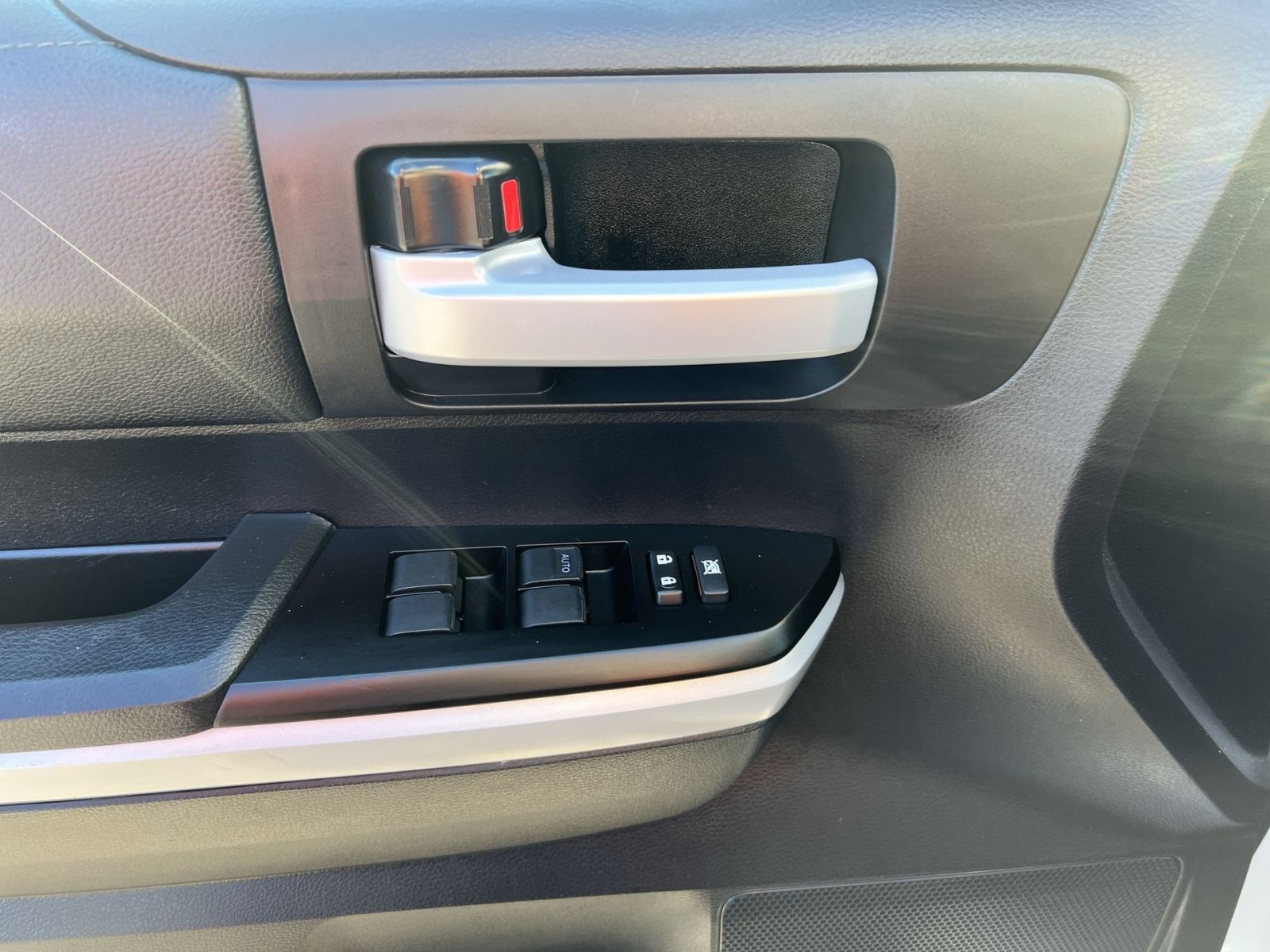 Used 2020 Toyota Tundra SR5 w/ SR5 Upgrade Package RWD image 15