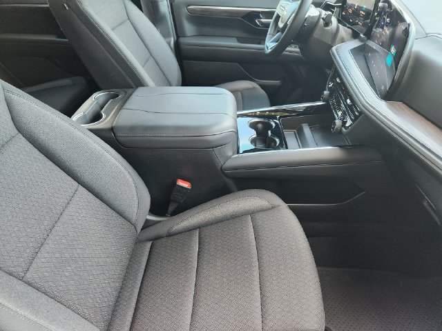 Used 2025 Chevrolet Tahoe LS RWD image 19