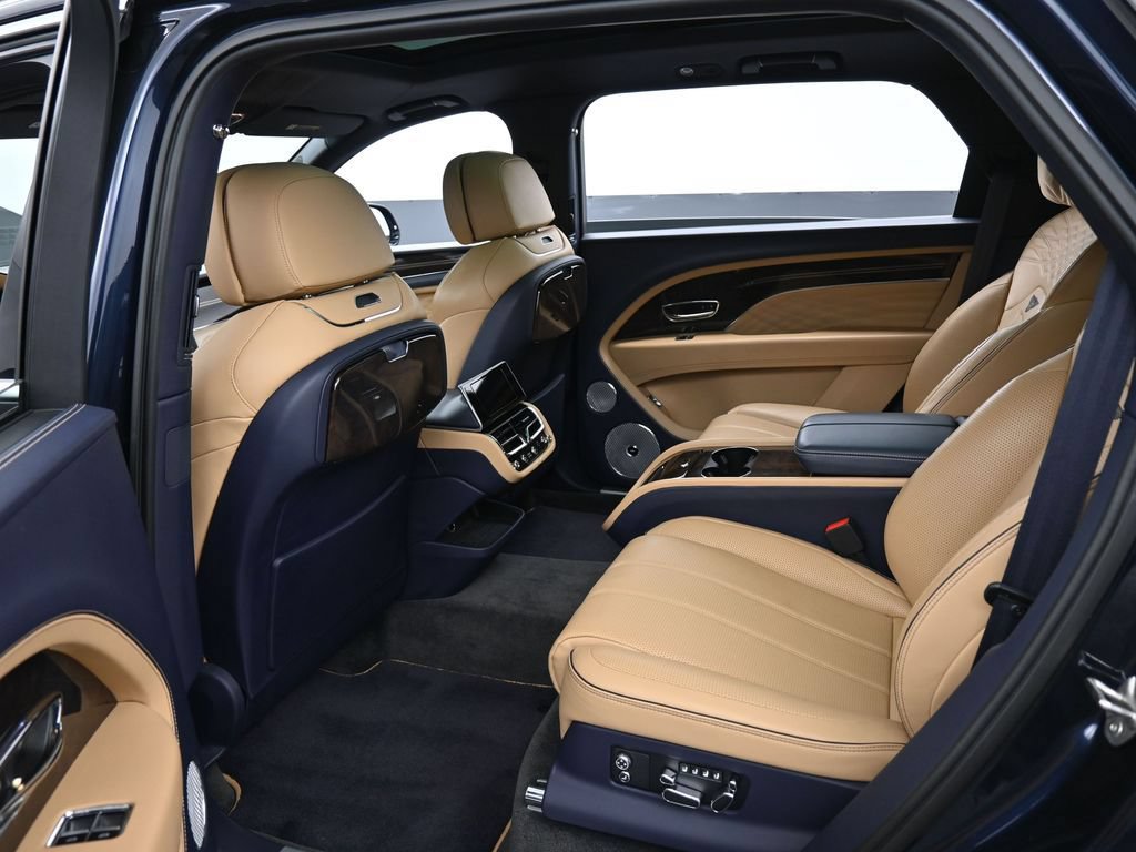 Certified 2023 Bentley Bentayga Extended Wheelbase AWD/4WD image 27