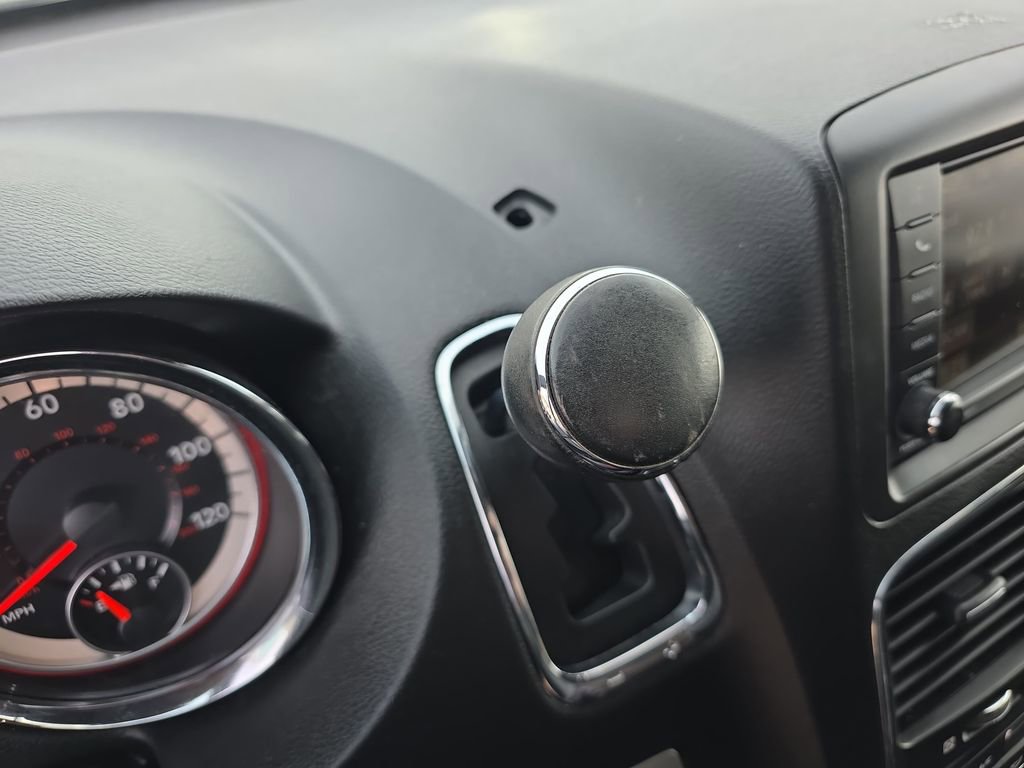 Used 2017 Dodge Grand Caravan GT image 26