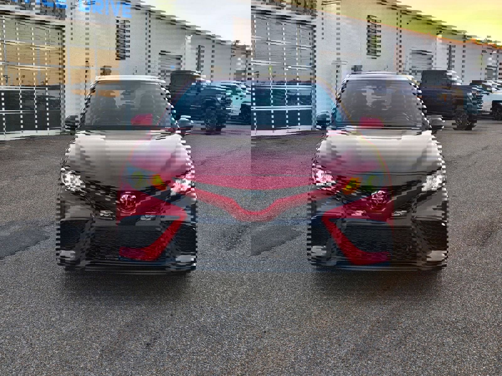 Used 2024 Toyota Camry SE image 9