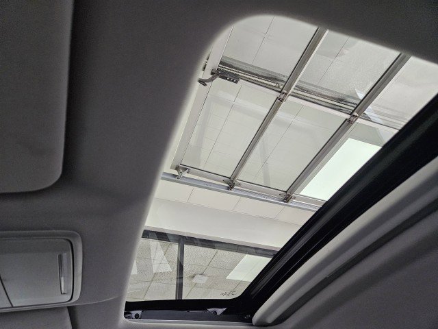 Used 2025 Honda CR-V EX image 23