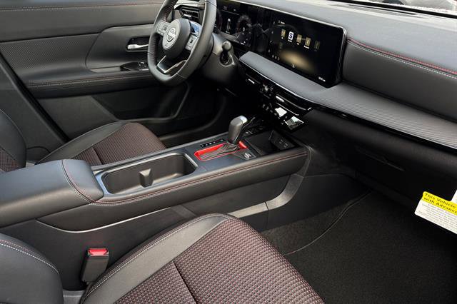 New 2026 Nissan Kicks SR image 14