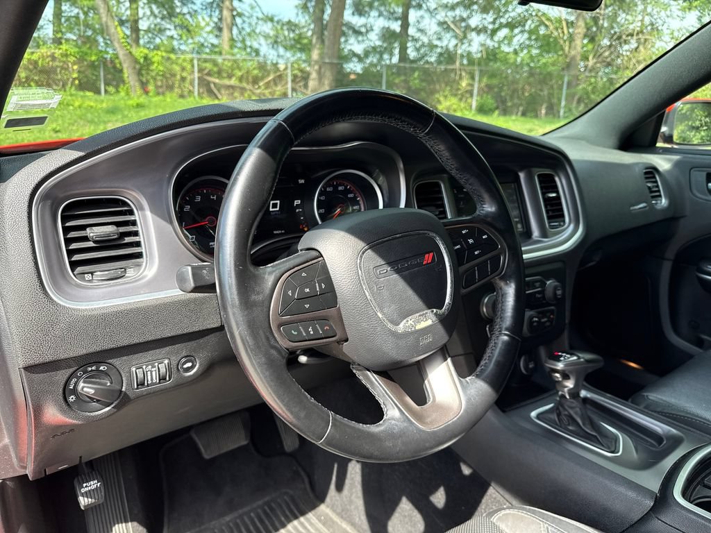 Used 2020 Dodge Charger SXT w/ Leather Interior Group RWD image 14