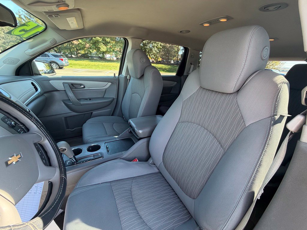 Used 2015 Chevrolet Traverse LS FWD image 7