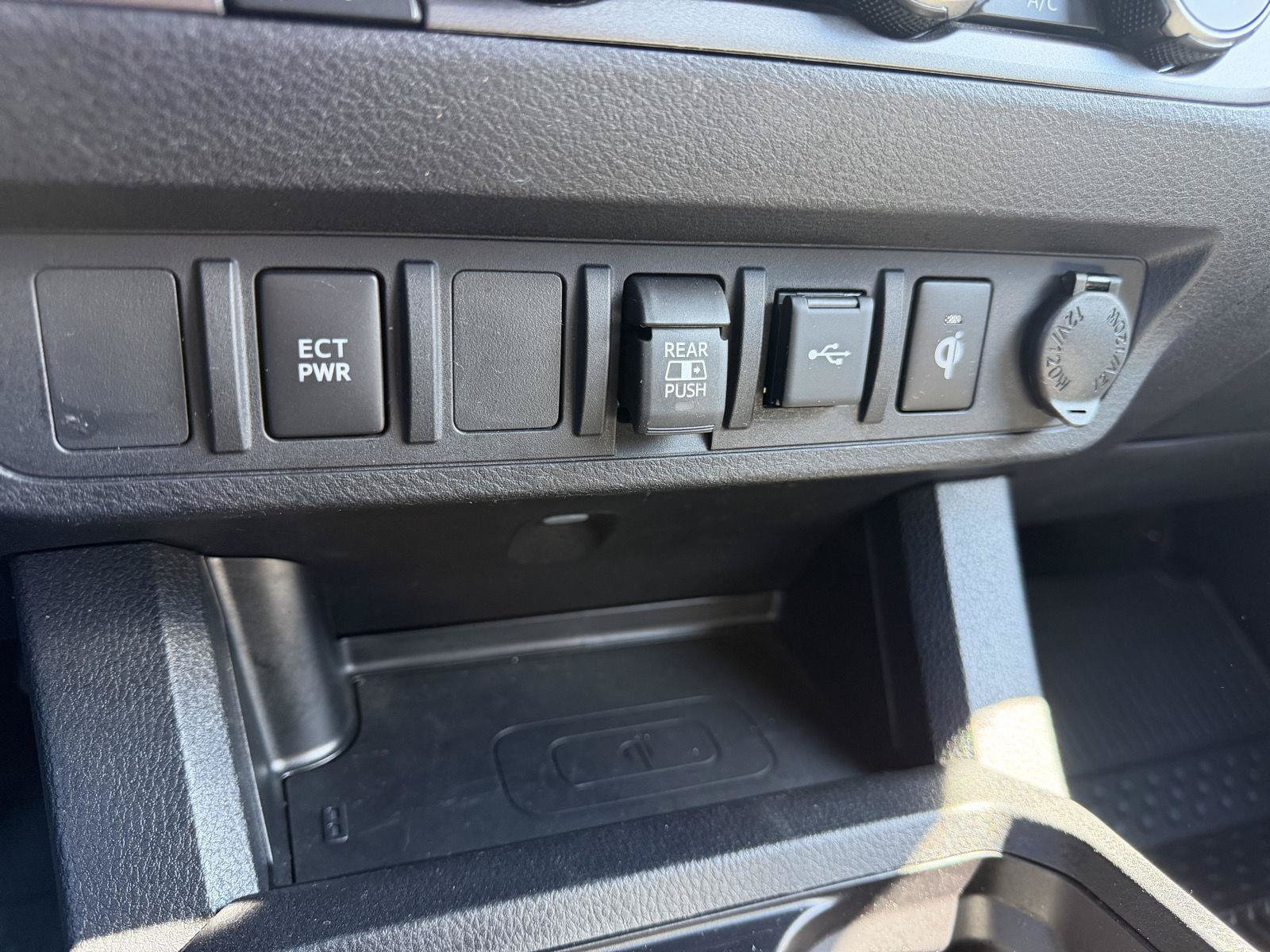 Used 2023 Toyota Tacoma TRD Off-Road AWD/4WD image 20