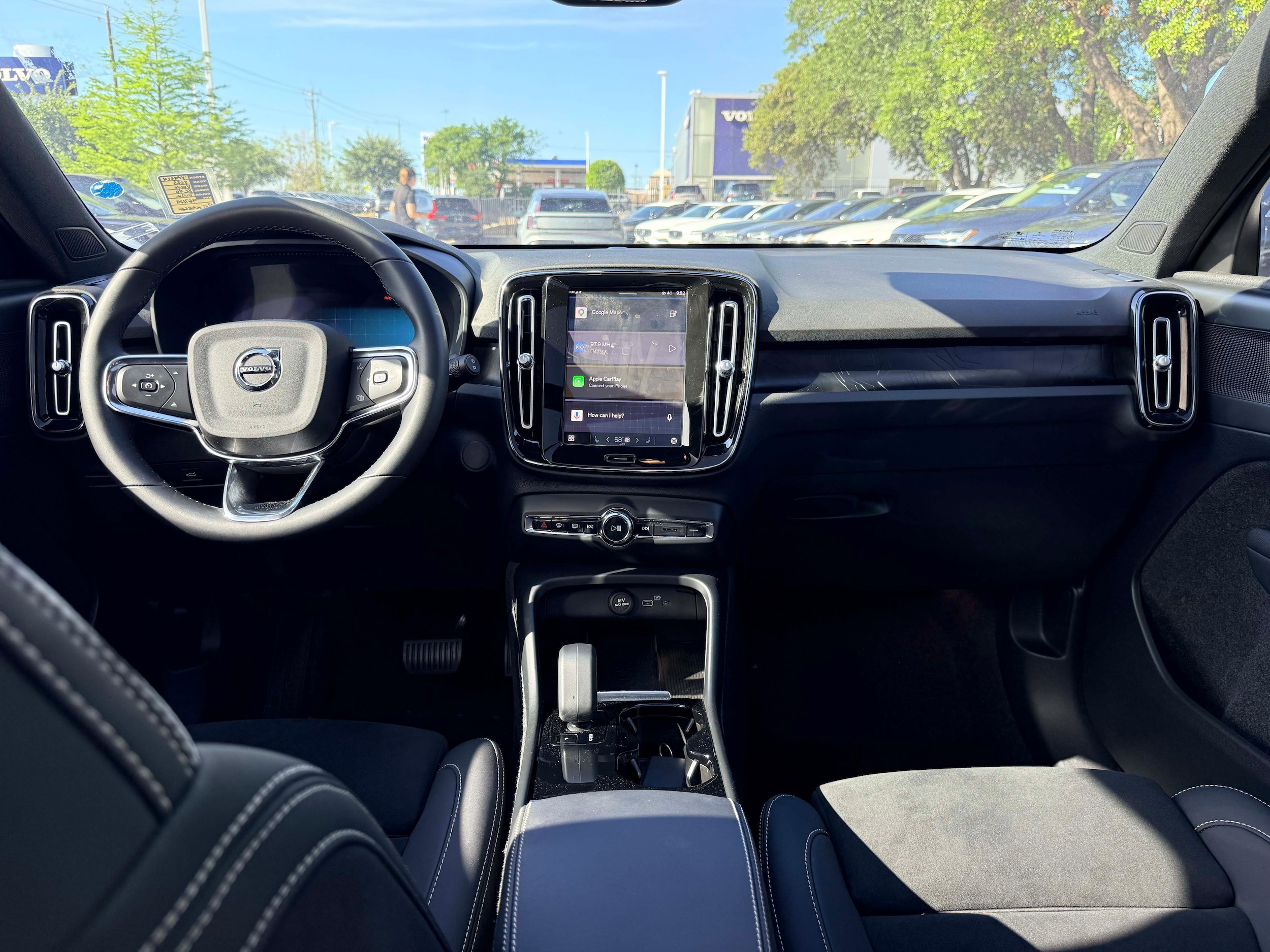 Certified 2023 Volvo XC40 Recharge Plus AWD/4WD image 16