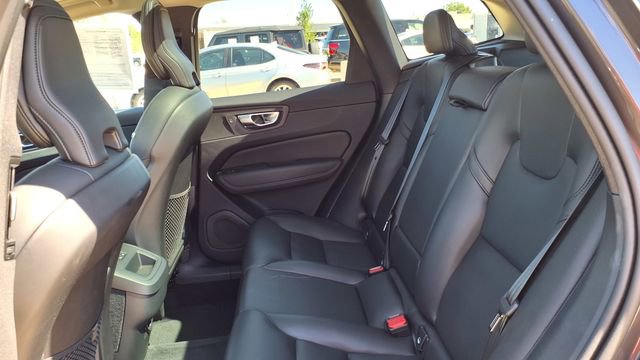Used 2025 Volvo XC60 B5 Core image 17
