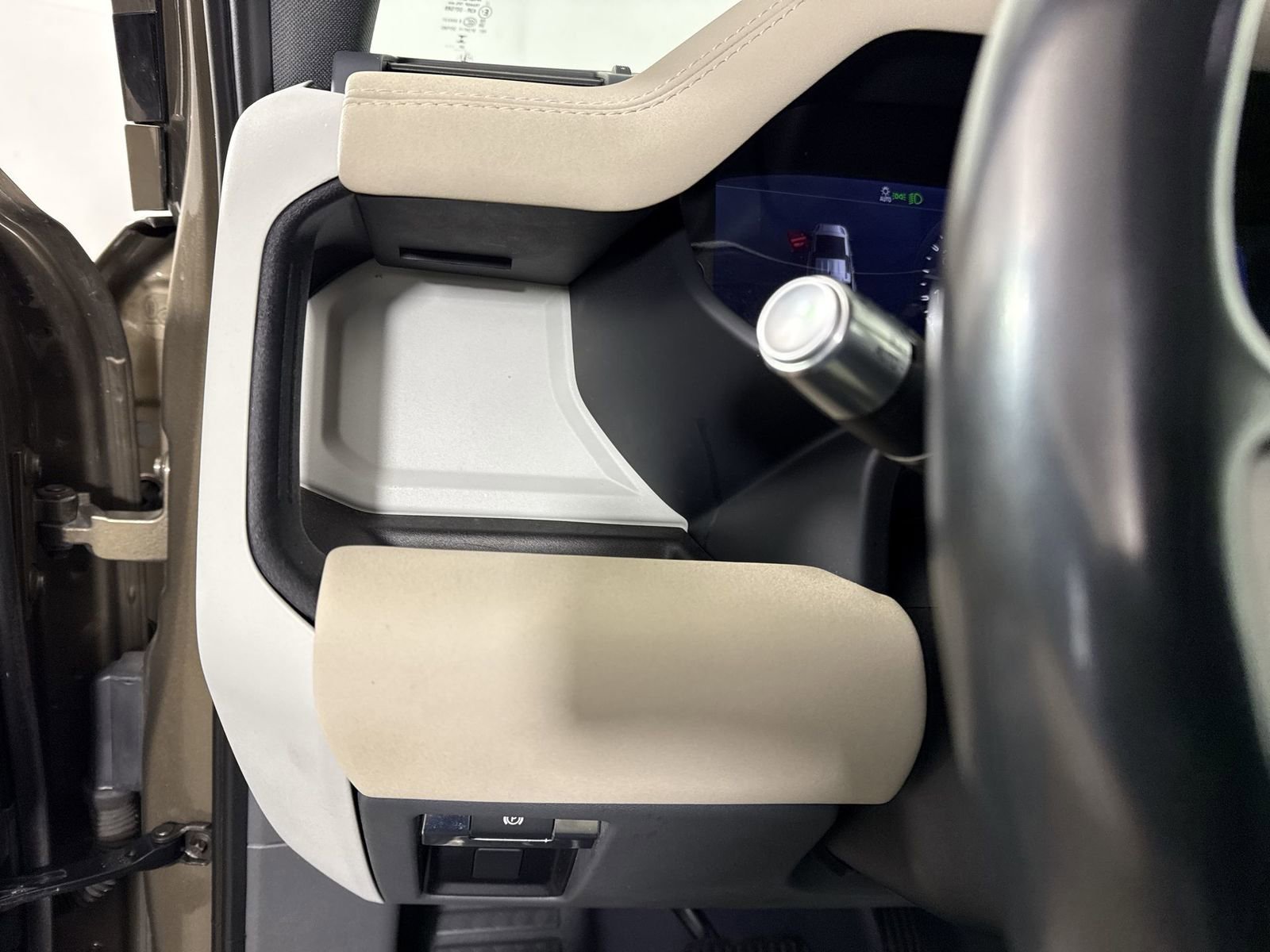 Used 2021 Land Rover Defender 110 SE image 14