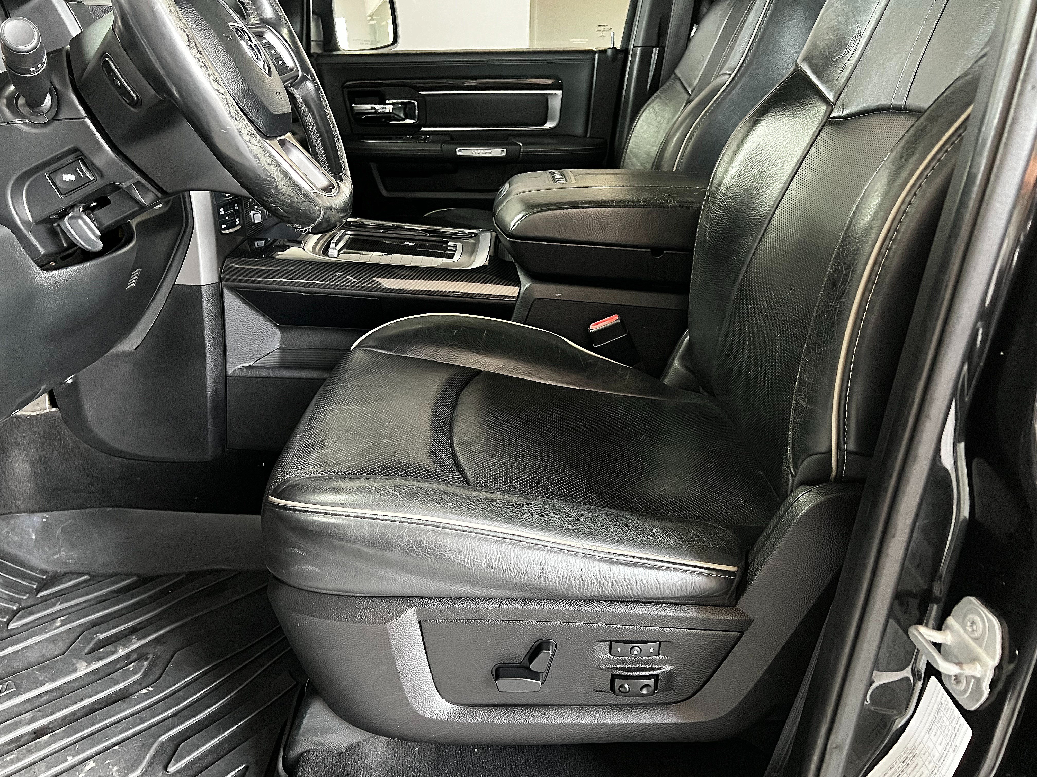 Used 2016 RAM 1500 Limited AWD/4WD image 10