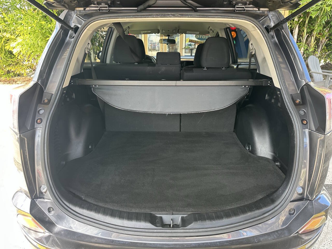 Used 2016 Toyota RAV4 LE FWD image 7