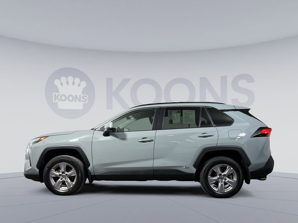 Used 2022 Toyota RAV4 XLE image 2