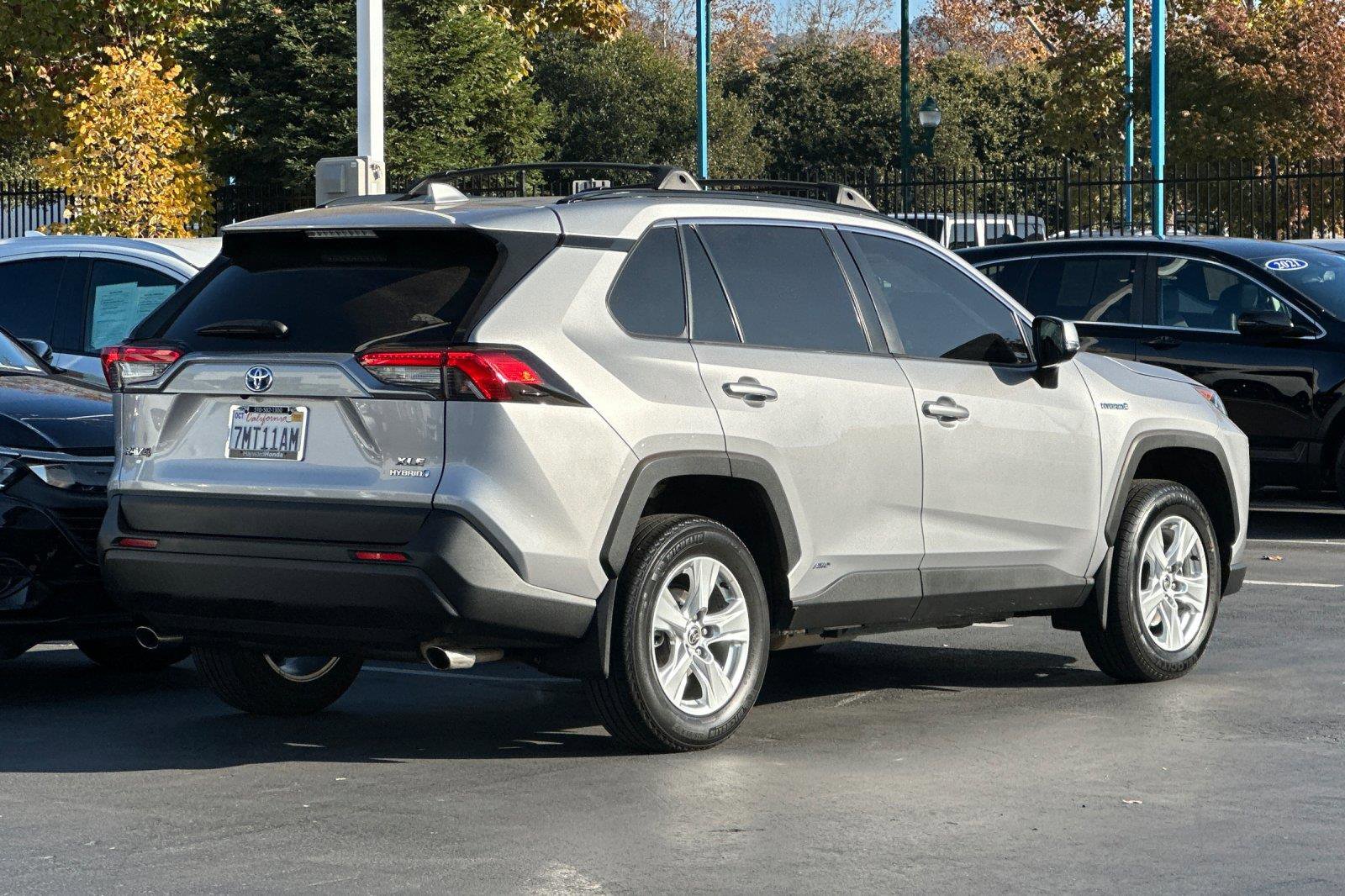 Used 2021 Toyota RAV4 XLE w/ Carpet Mat Package (TMS) image 3