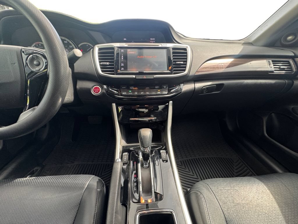 Used 2017 Honda Accord EX-L image 13