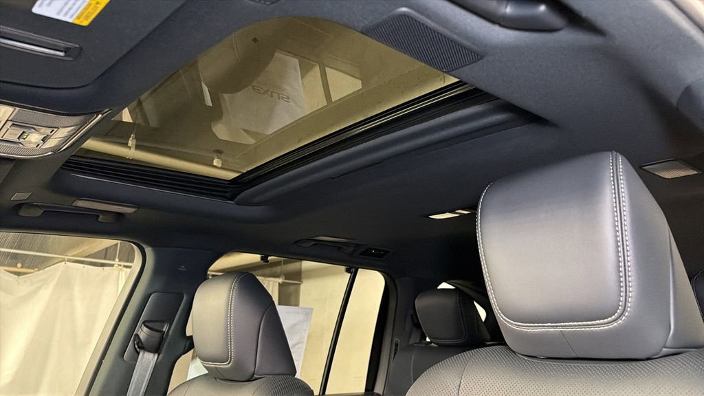 New 2026 Lexus LX 700h Luxury image 6