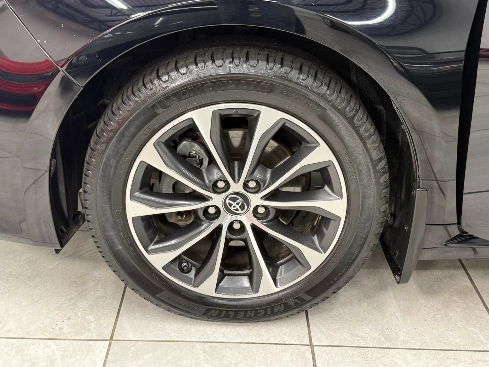 Used 2018 Toyota Avalon XLE Premium FWD image 38