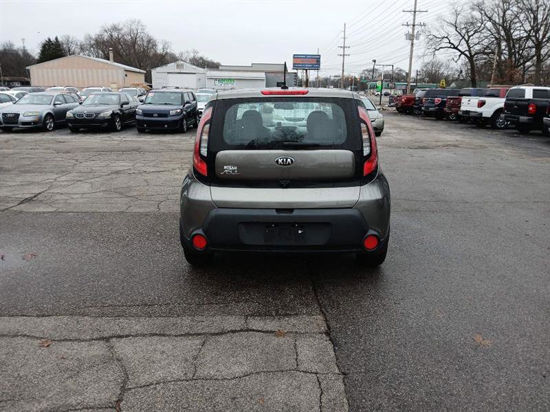 Used 2015 Kia Soul FWD image 2