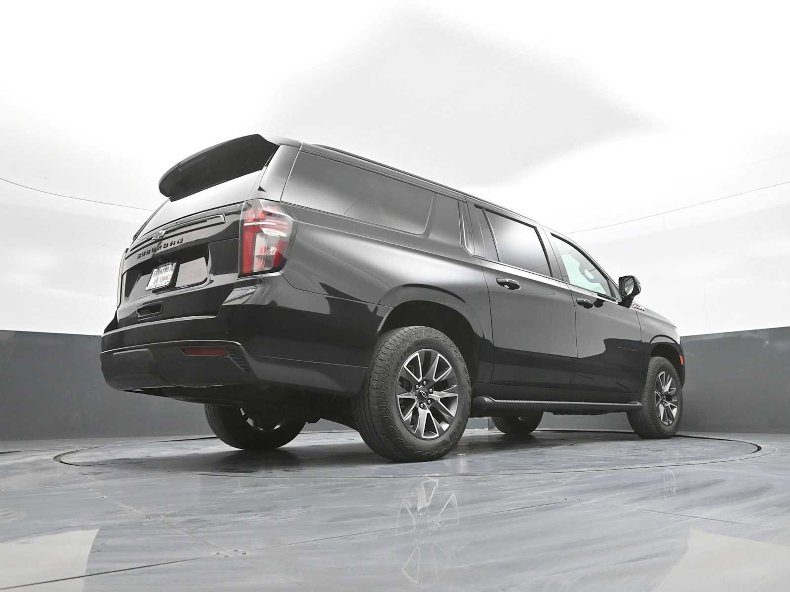 Used 2024 Chevrolet Suburban Z71 w/ Luxury Package image 42