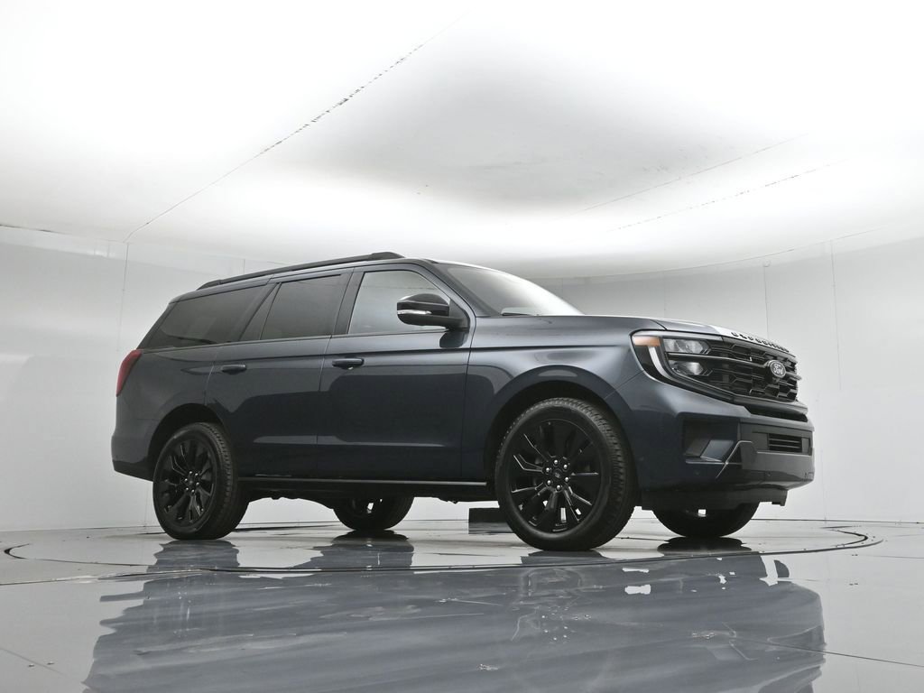 Used 2025 Ford Expedition Platinum w/ Stealth Appearance Package image 4