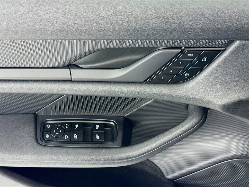 Used 2022 Porsche Taycan 4 Cross Turismo image 11