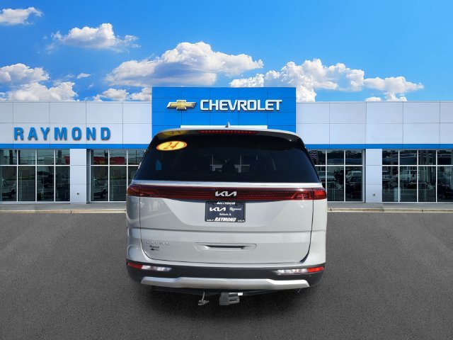 Used 2024 Kia Carnival EX FWD image 4