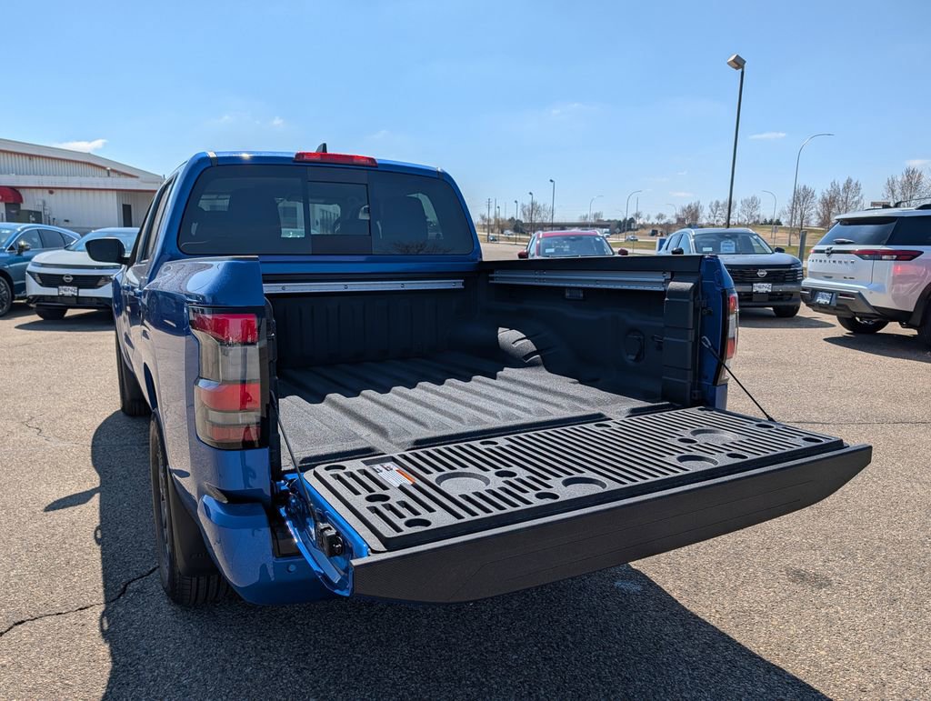 New 2026 Nissan Frontier 4x4 Crew Cab image 13