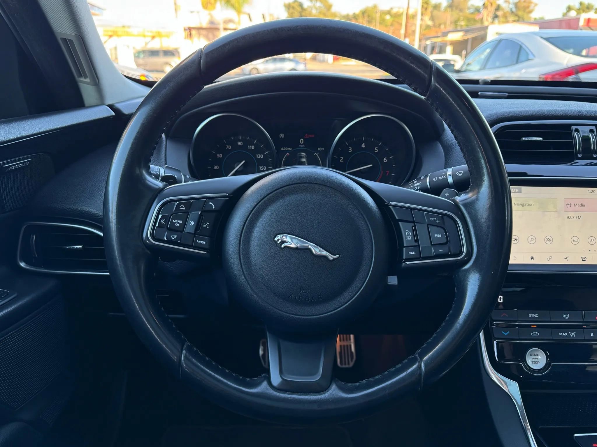 Used 2019 Jaguar XE Premium image 14