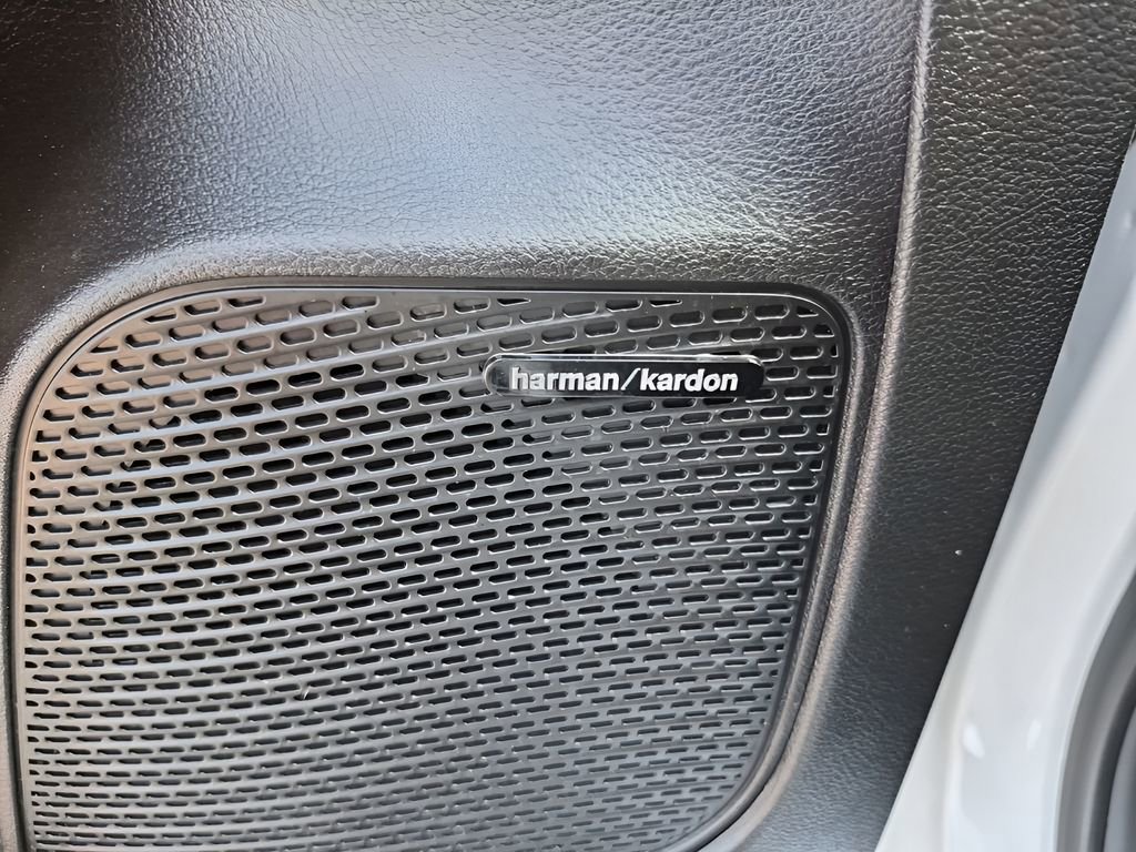 Used 2023 Chrysler Pacifica Pinnacle image 29