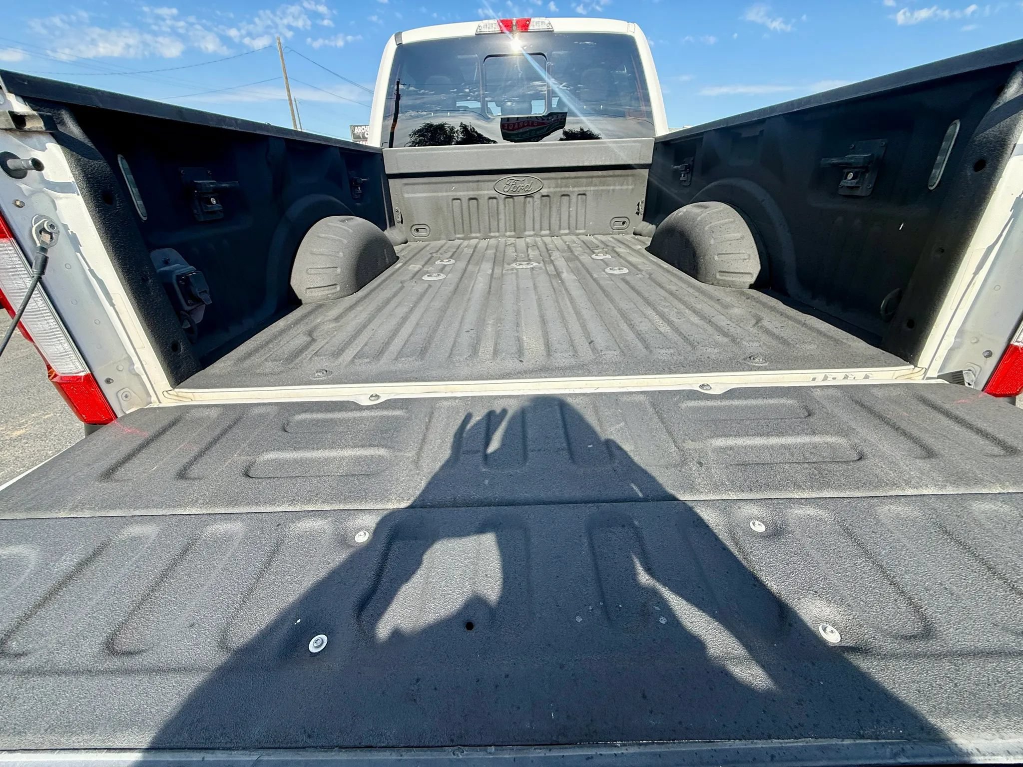 Used 2017 Ford F350 Platinum w/ Platinum Ultimate Package AWD/4WD image 17