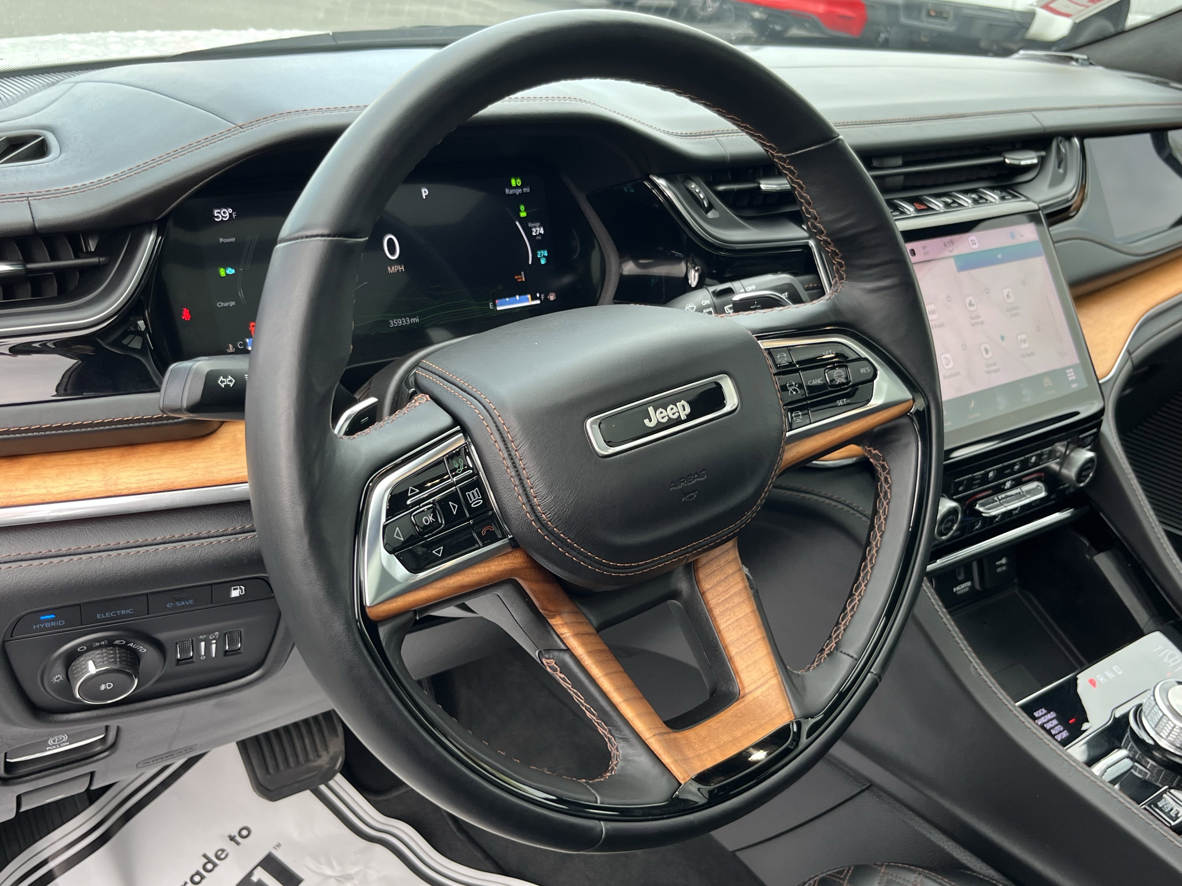 Used 2022 Jeep Grand Cherokee Summit AWD/4WD image 27