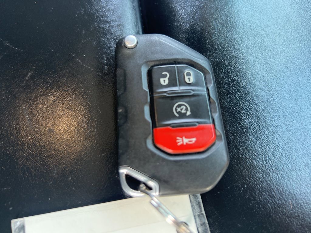 Used 2021 Jeep Wrangler Unlimited Sahara image 24