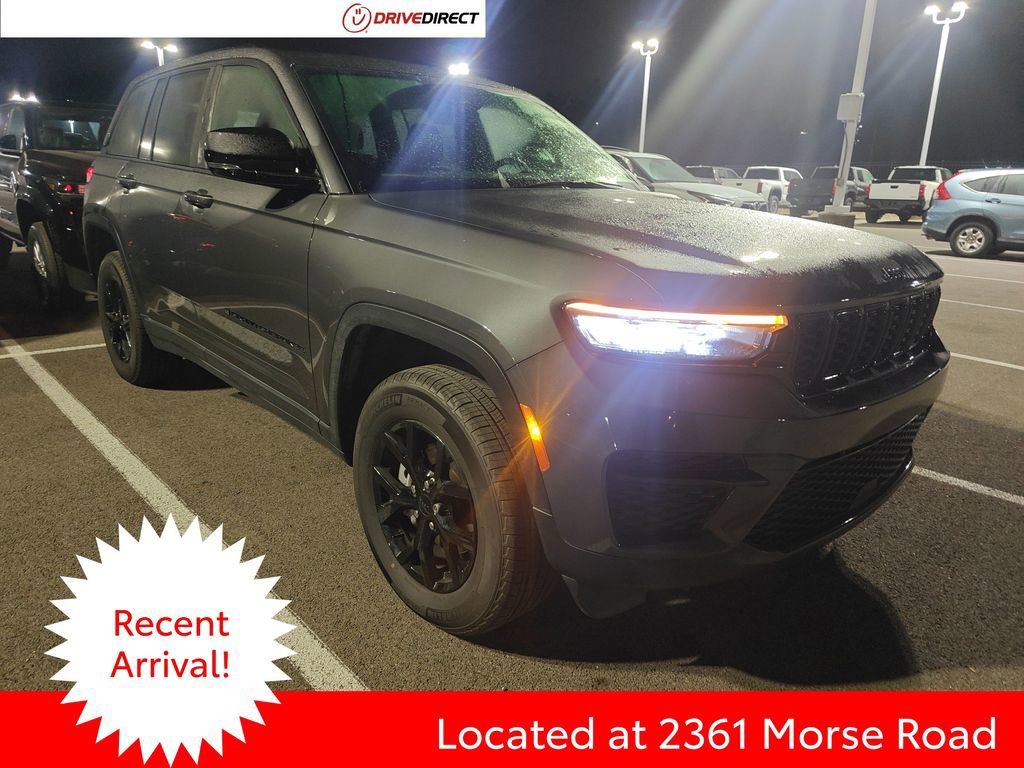Used 2025 Jeep Grand Cherokee Altitude
