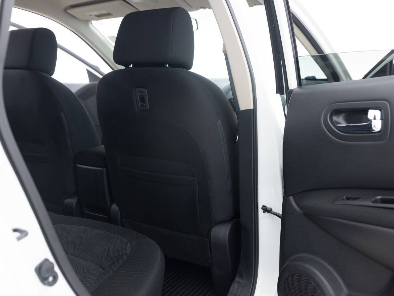 Used 2013 Nissan Rogue S w/ Special Edition Pkg AWD/4WD image 30
