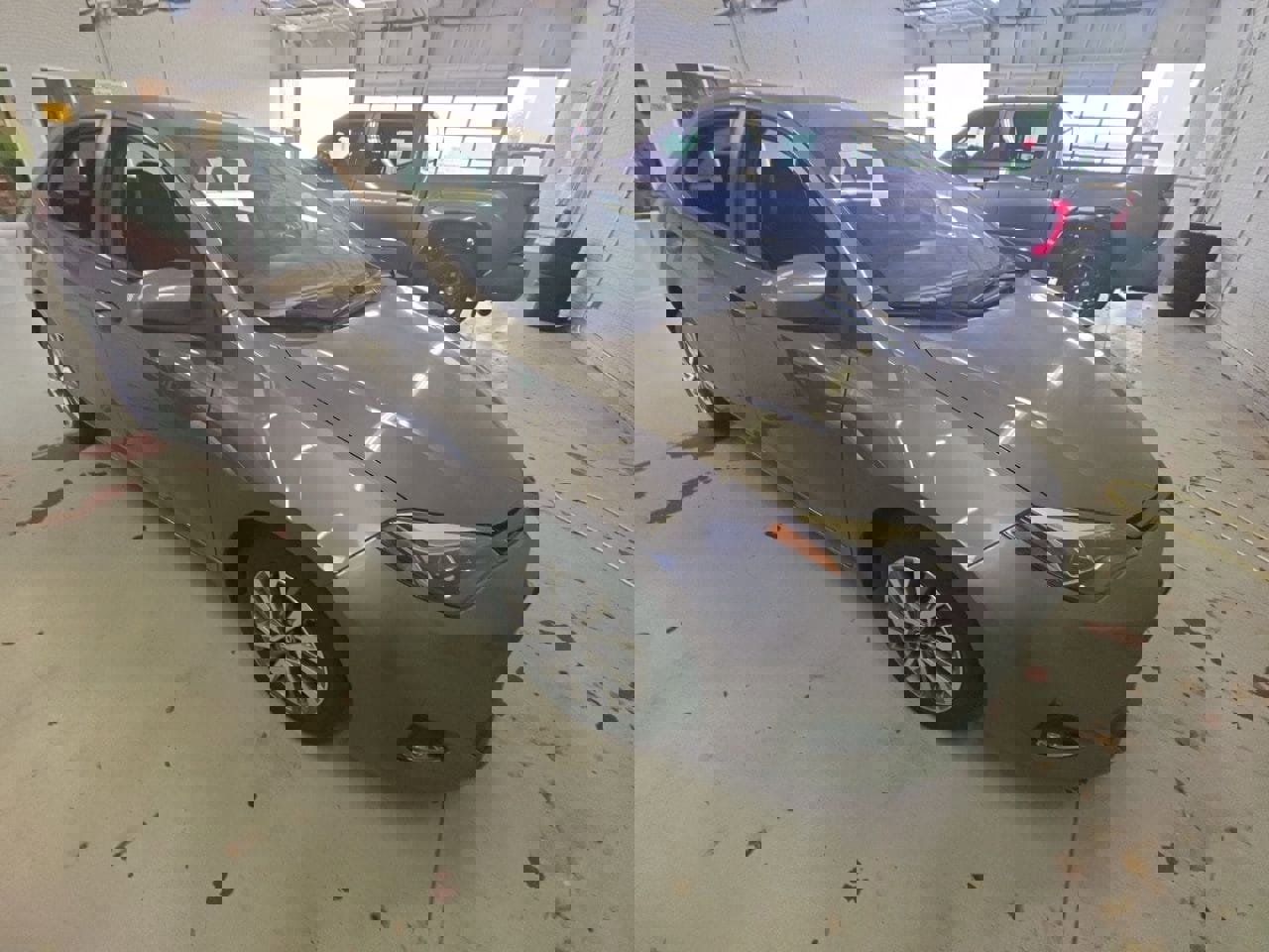 Used 2017 Toyota Corolla XLE image 2