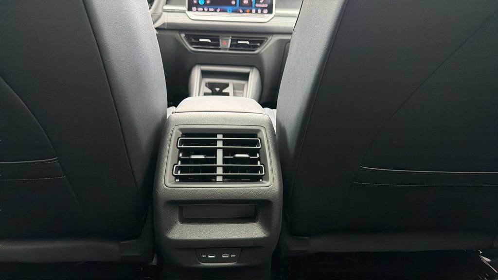 New 2026 Volkswagen Tiguan SE R-Line FWD image 29