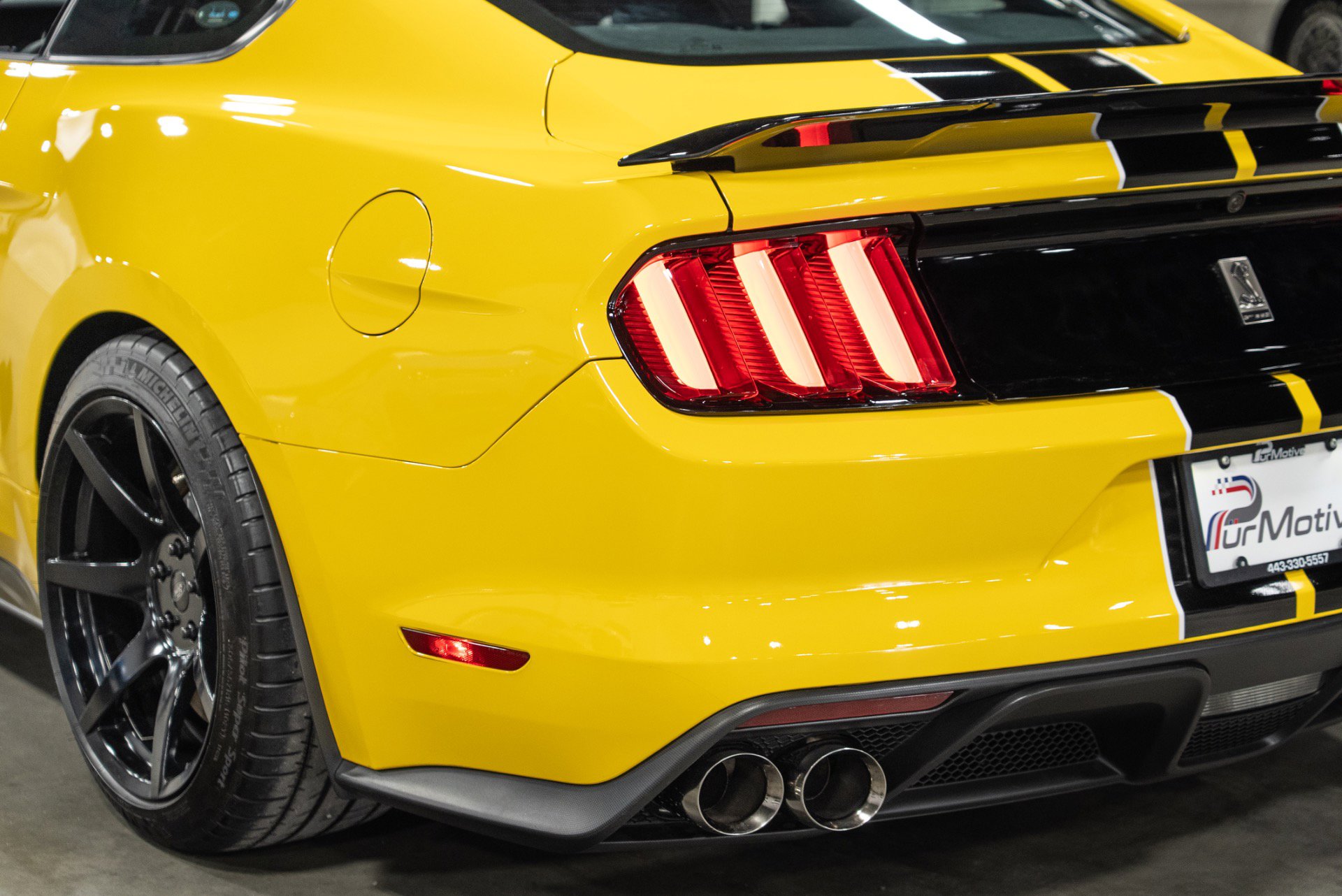 Used 2016 Ford Mustang Shelby GT350 w/ Track Package image 20