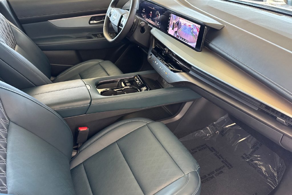 Certified 2025 Nissan Murano Platinum w/ Cargo Package AWD/4WD image 15