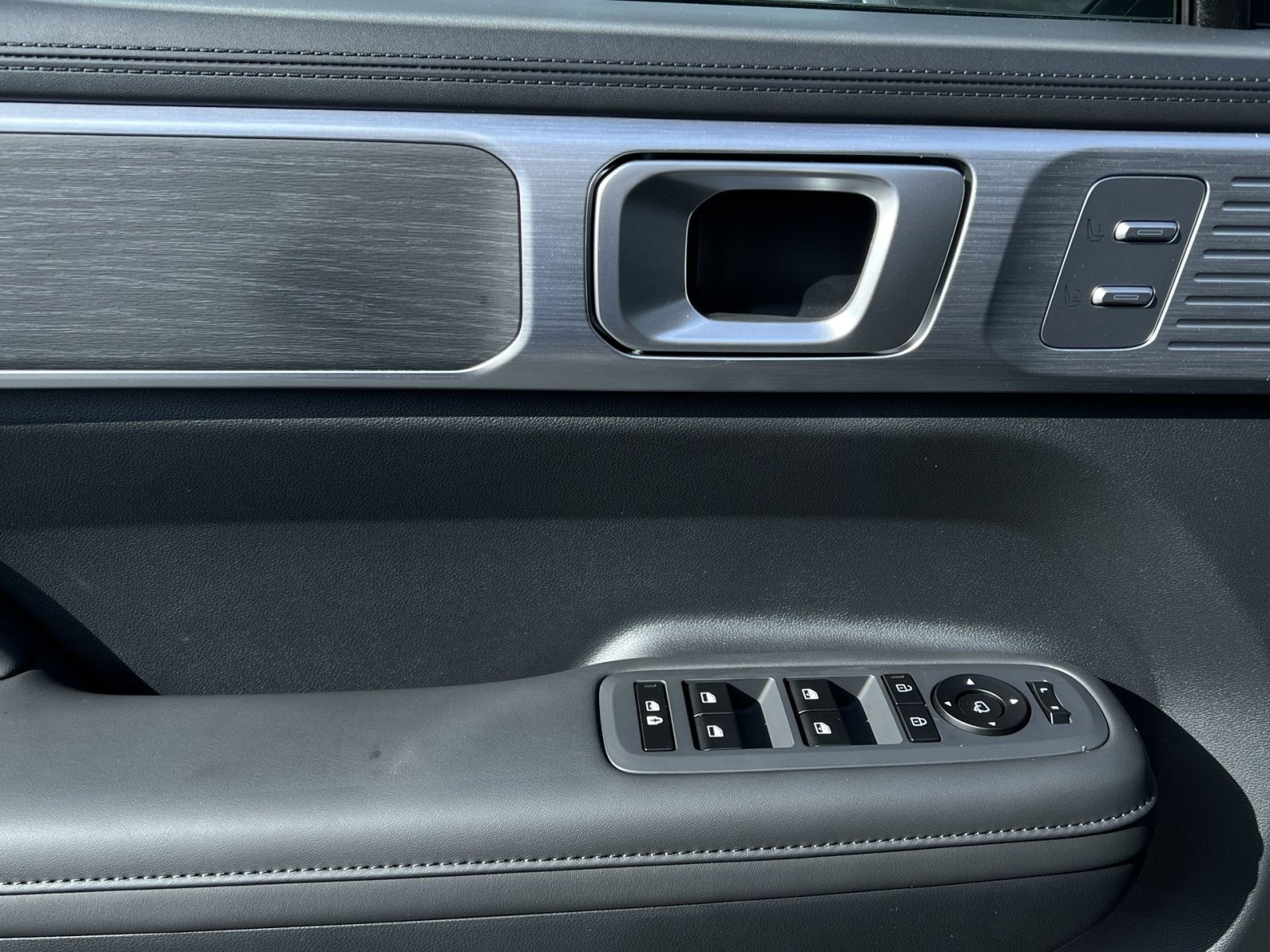 New 2027 Hyundai Santa Fe Limited AWD/4WD image 15