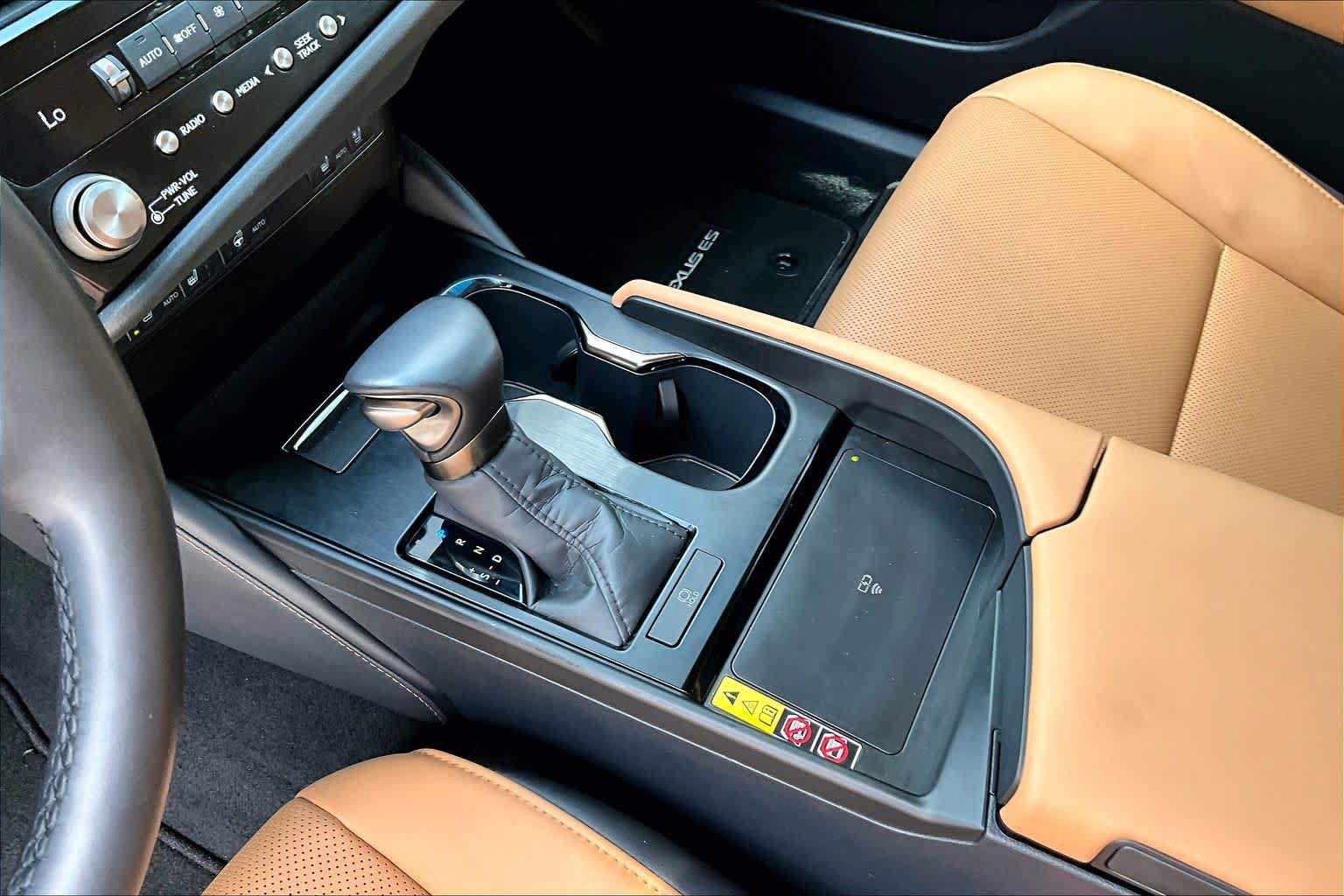 Used 2025 Lexus ES 350 w/ Premium Package FWD image 17