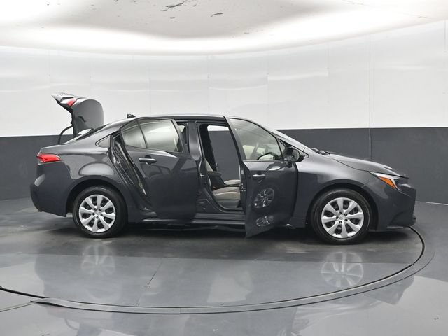 Used 2025 Toyota Corolla LE FWD image 57