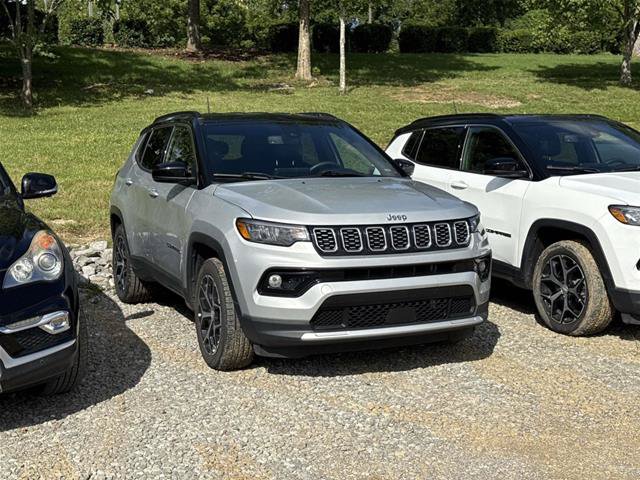 Used 2024 Jeep Compass Limited AWD/4WD image 3