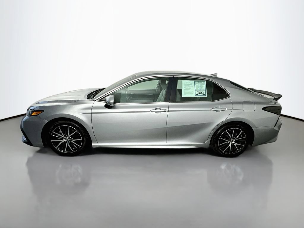Used 2023 Toyota Camry SE w/ Convenience Package FWD image 4