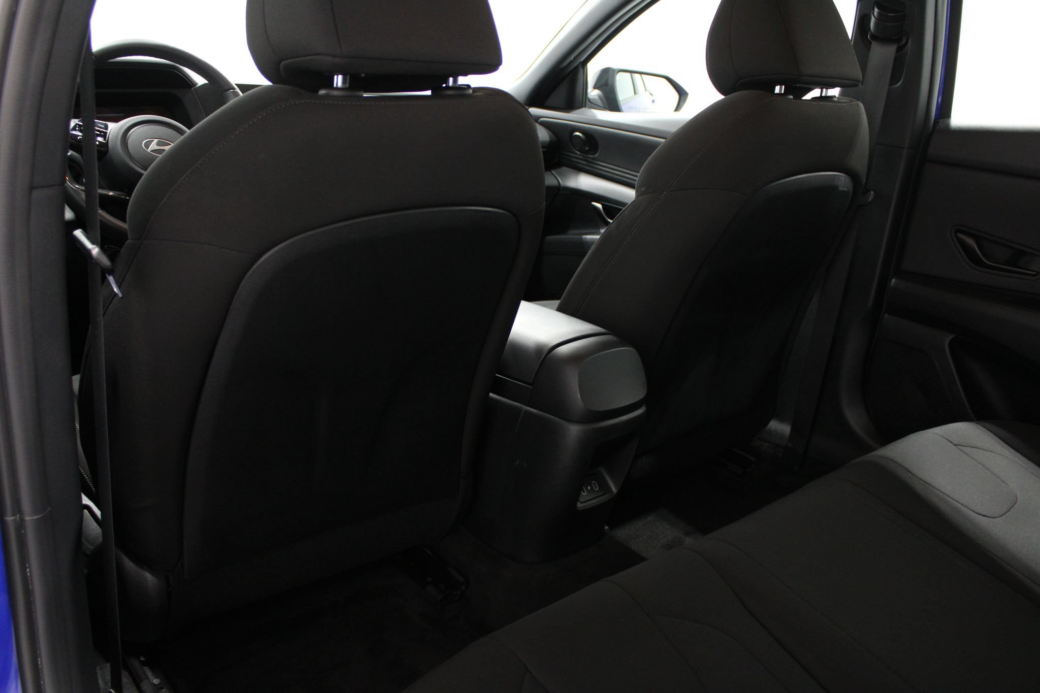 Used 2025 Hyundai Elantra Sport FWD image 16