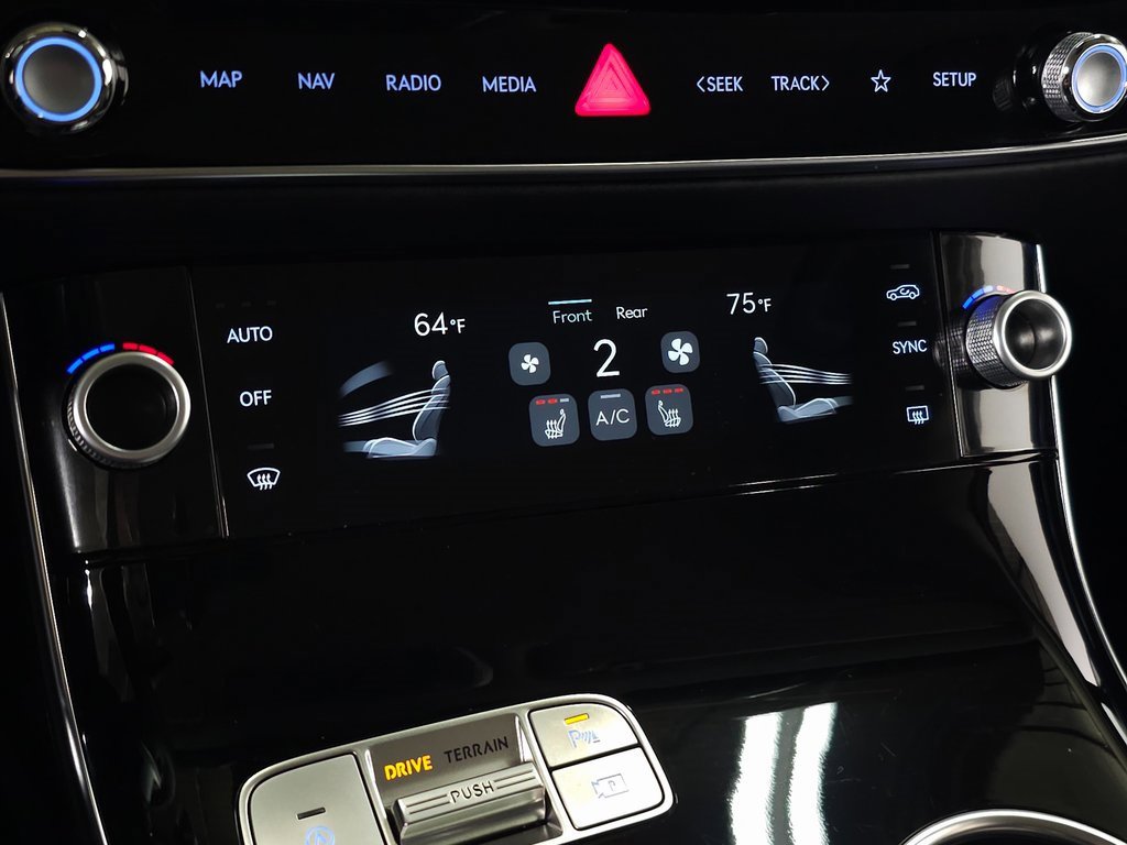 Used 2026 Genesis GV70 2.5T image 32