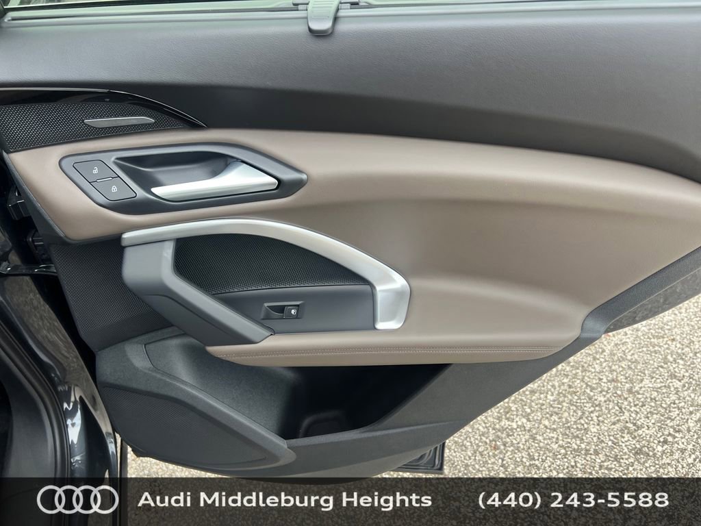 Used 2025 Audi Q5 Premium Plus w/ Premium Plus image 30