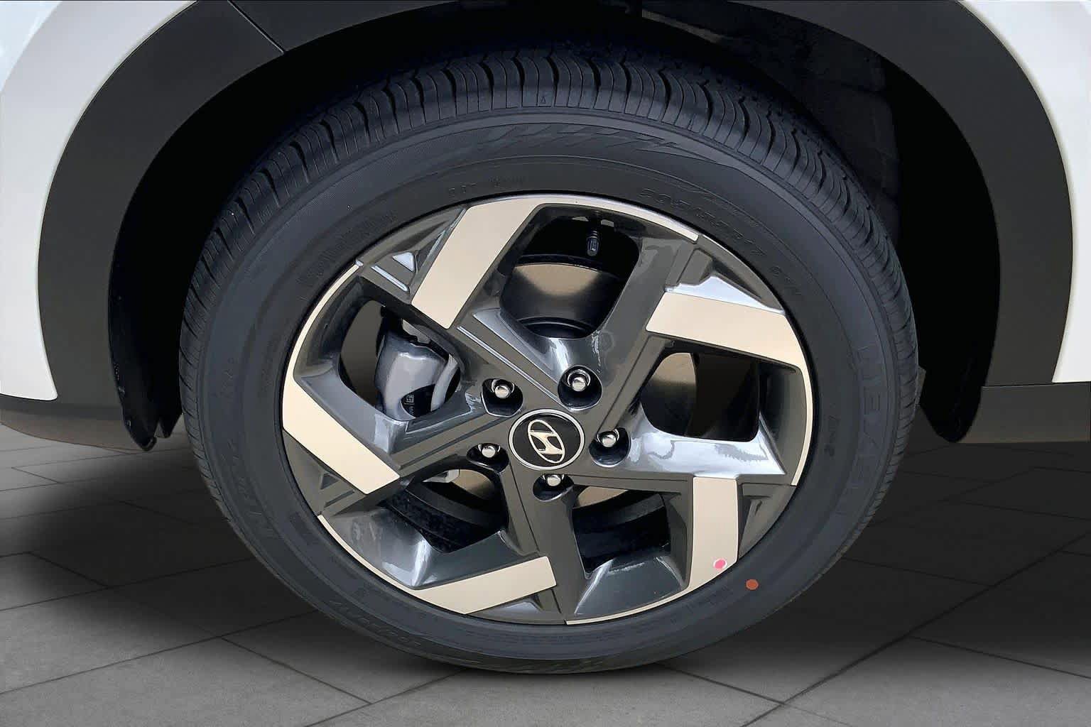 New 2026 Hyundai Venue SEL FWD image 11