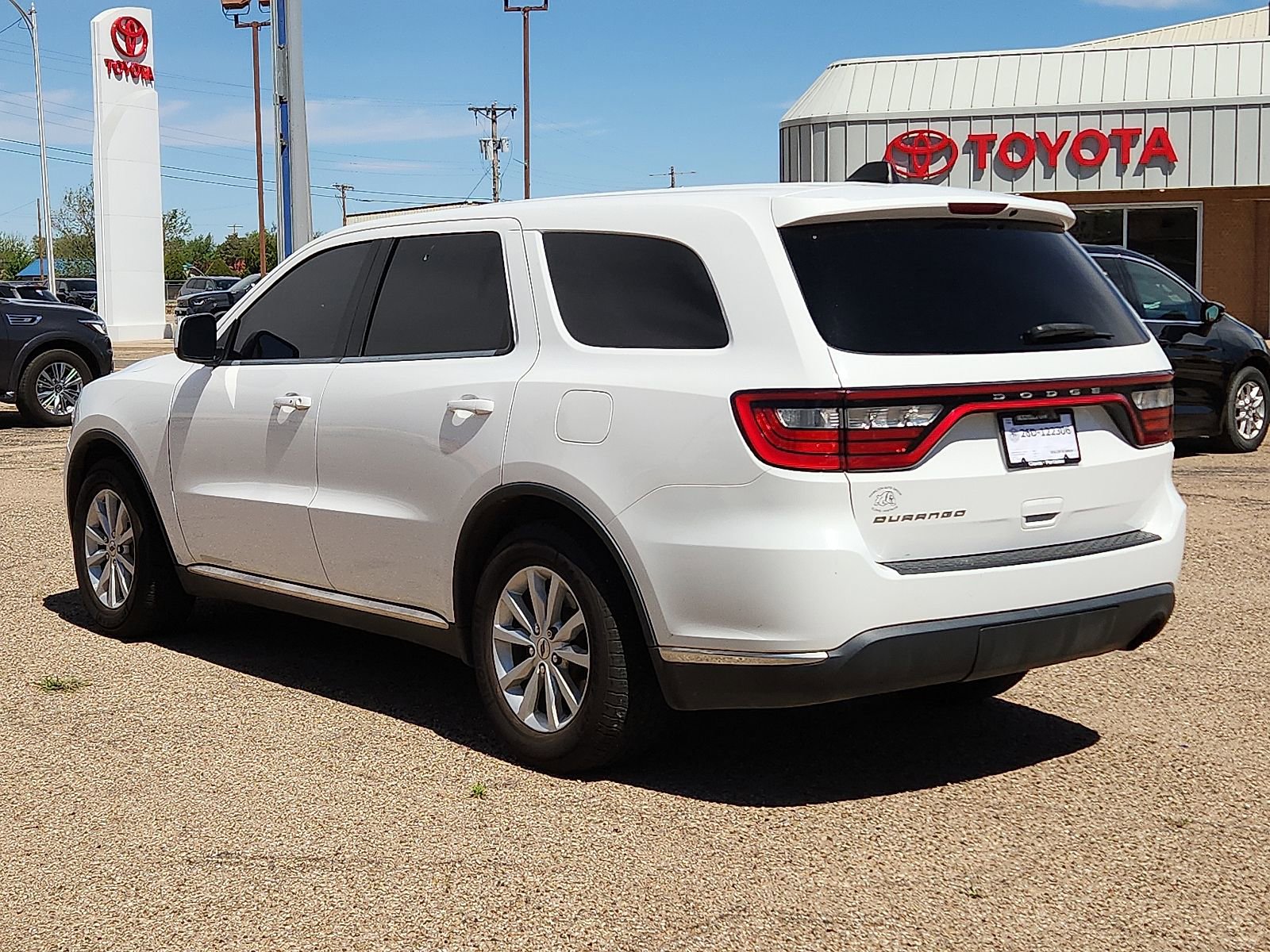 Used 2020 Dodge Durango SXT w/ 3rd Row Seating Group RWD image 3
