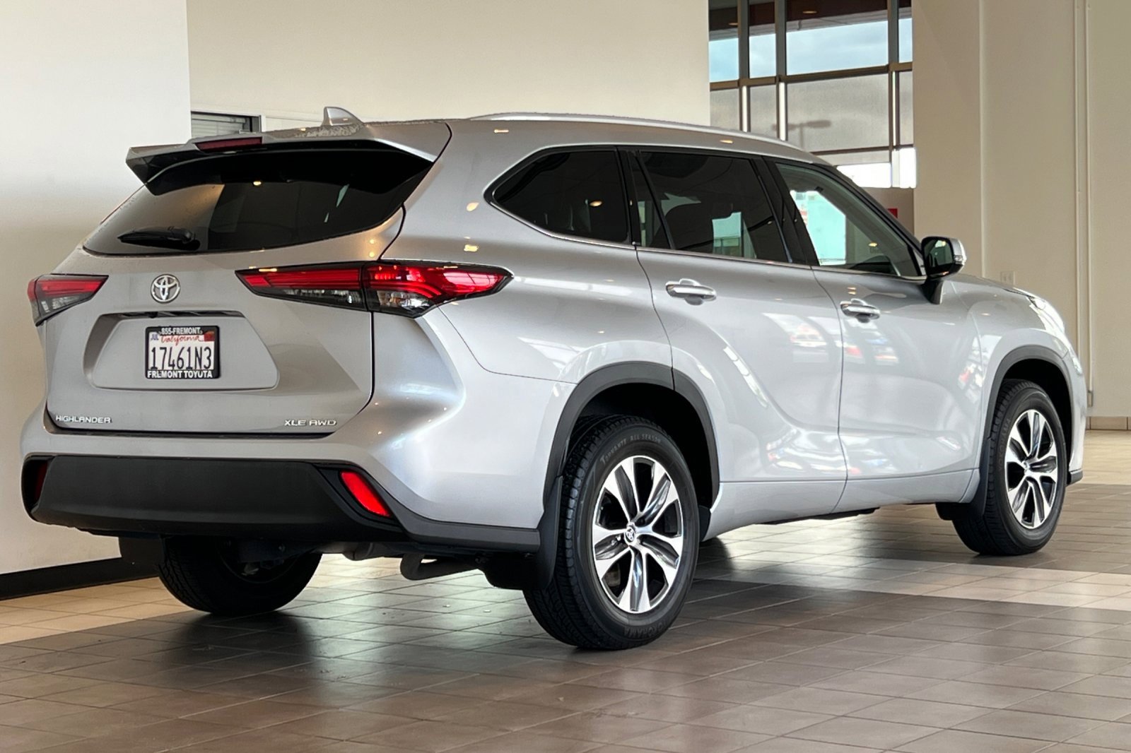Certified 2022 Toyota Highlander XLE image 4