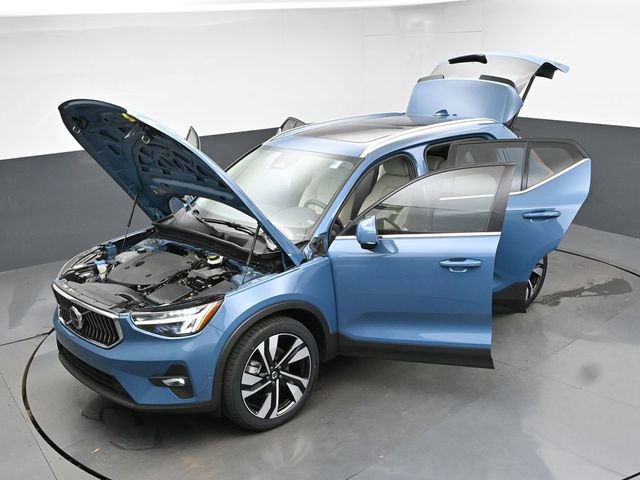Used 2023 Volvo XC40 B5 Plus w/ Driver Assist Package AWD/4WD image 51